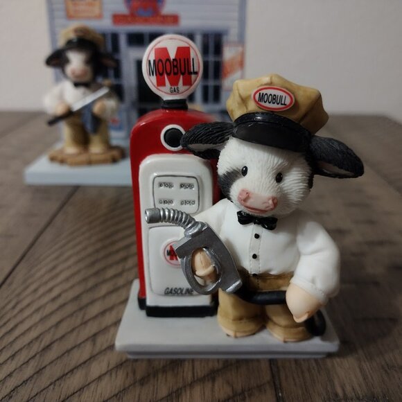 ** SOLD OUTSIDE OF POSHMARK ** Mary's Moo Moos Moobull Gas Station Set - Picture 3 of 7
